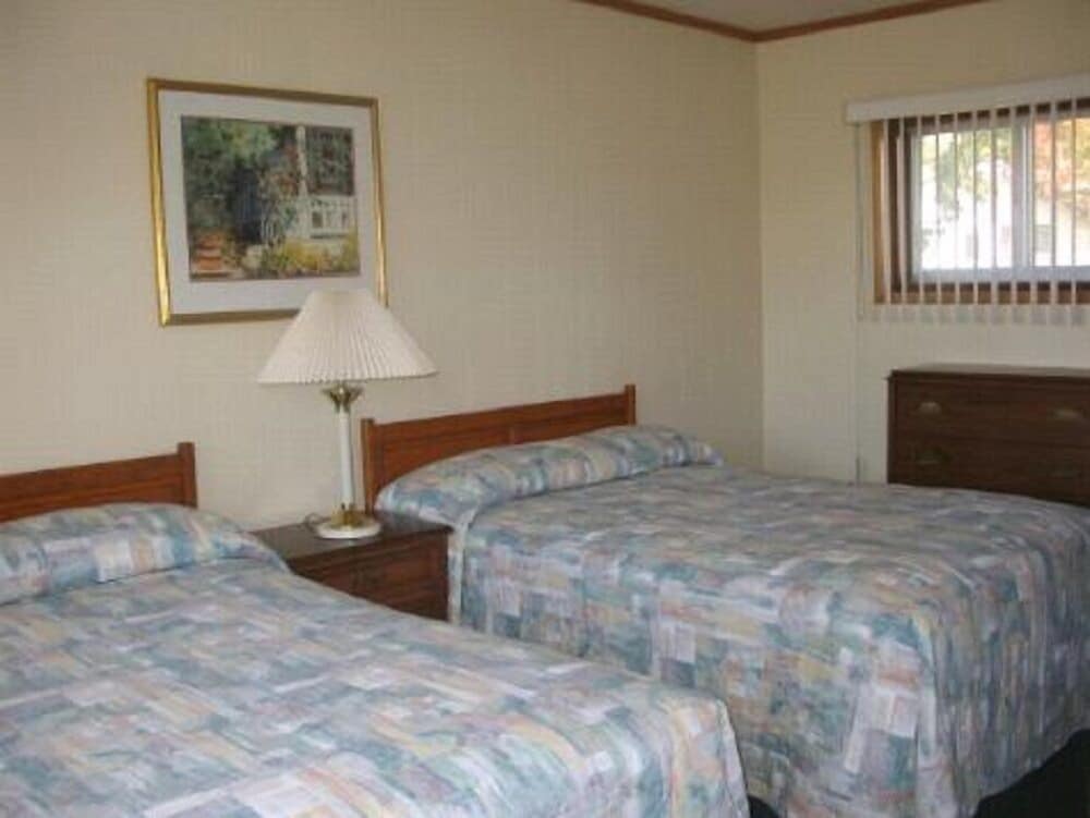 Traditional Room, Multiple Beds photo 3