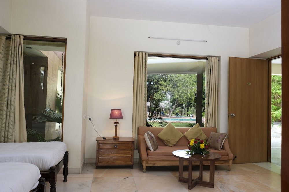 Rooms On Ground Floor With Private Sitout photo 3