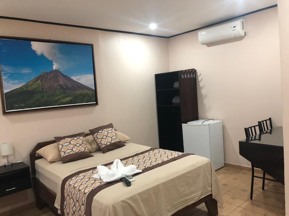 Basic Twin Room photo 3