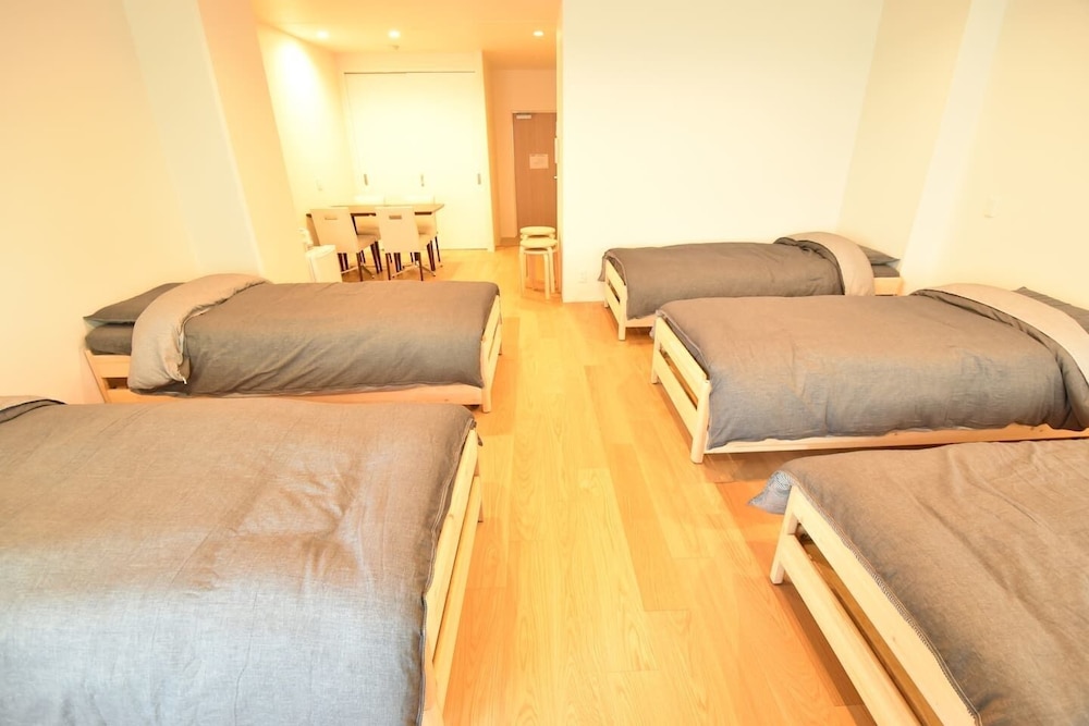 Apartment (205)