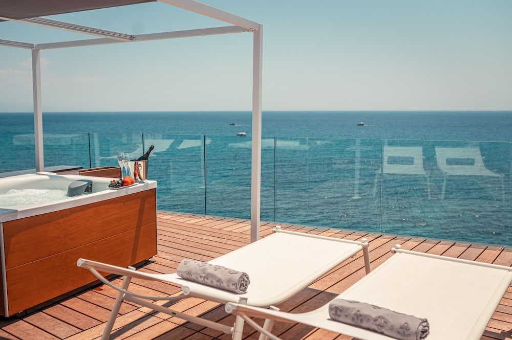 Junior Suite (NAUTILUS) - Photo 1