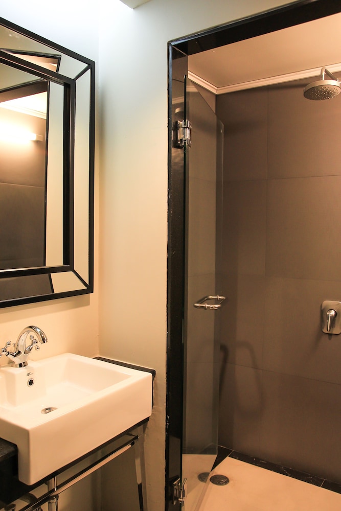 Deluxe Room - Photo 7