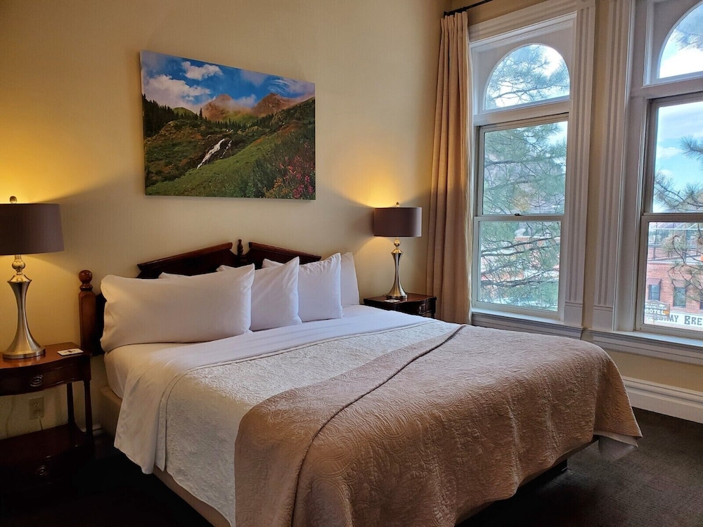 Suite 10 - 1 Bedroom Suite