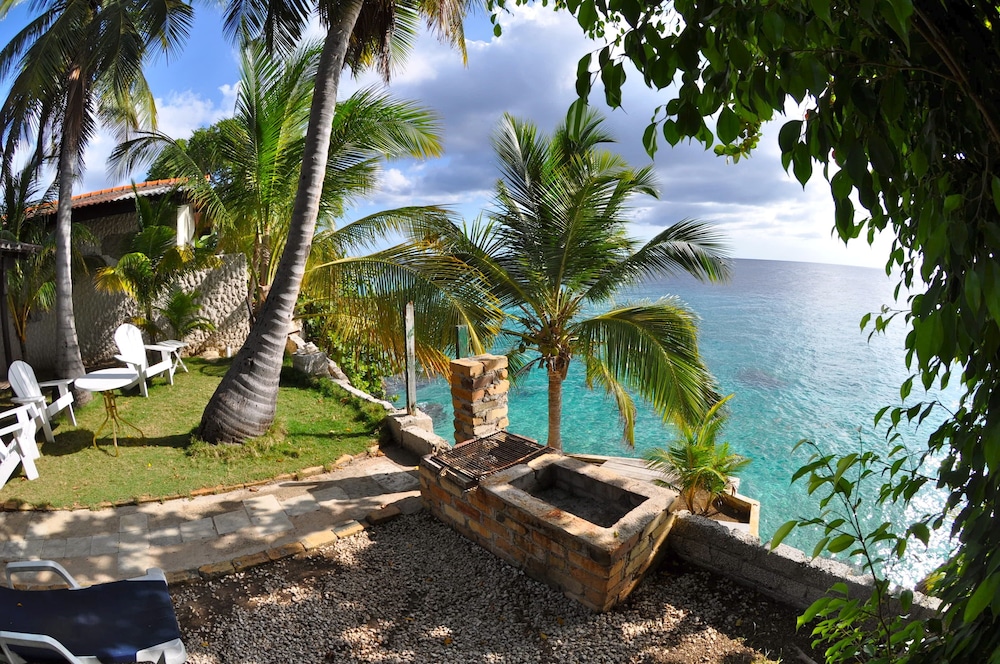Bungalow, 2 Bedrooms, Oceanfront photo 2