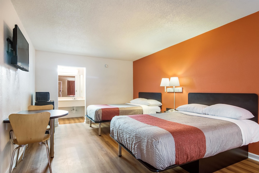 Deluxe Room, 2 Double Beds, Accessible, Smoking - Photo 1