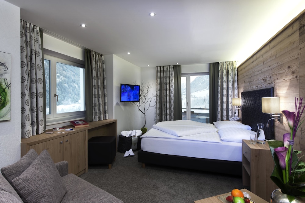 Comfort Double Room, Balcony, Mountain View
