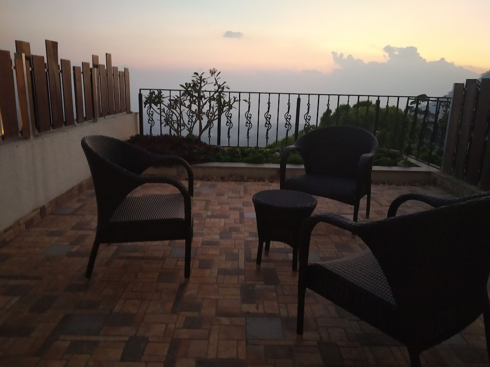 Moonlight Bliss room with Private Terrace & Mountain view photo 2
