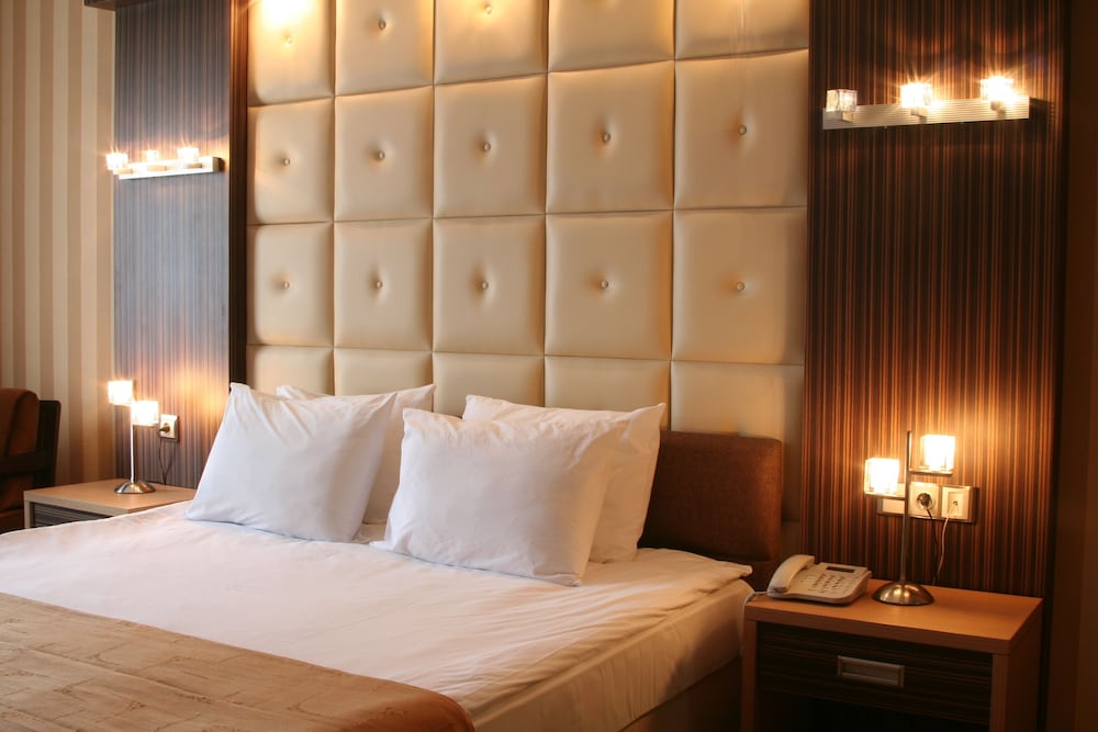 Suite, 1 King Bed photo 2