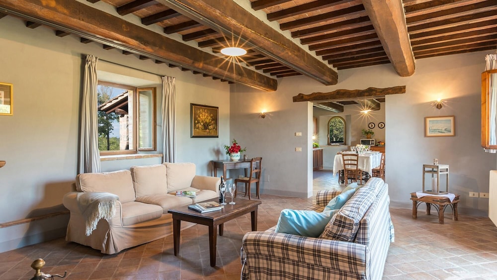 Villa photo 3