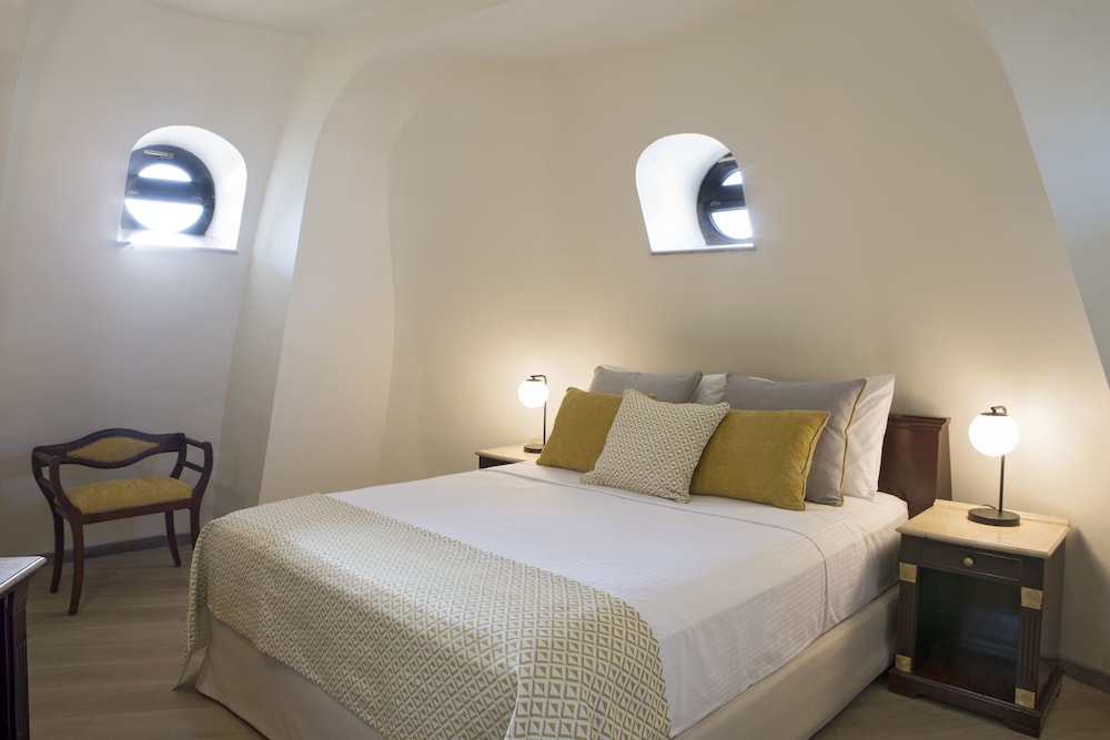 Executive Room - Photo 1