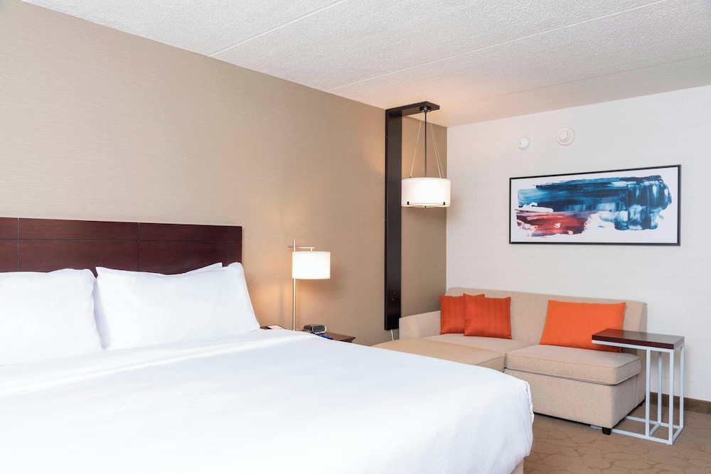 Standard Room, 1 King Bed - Photo 3