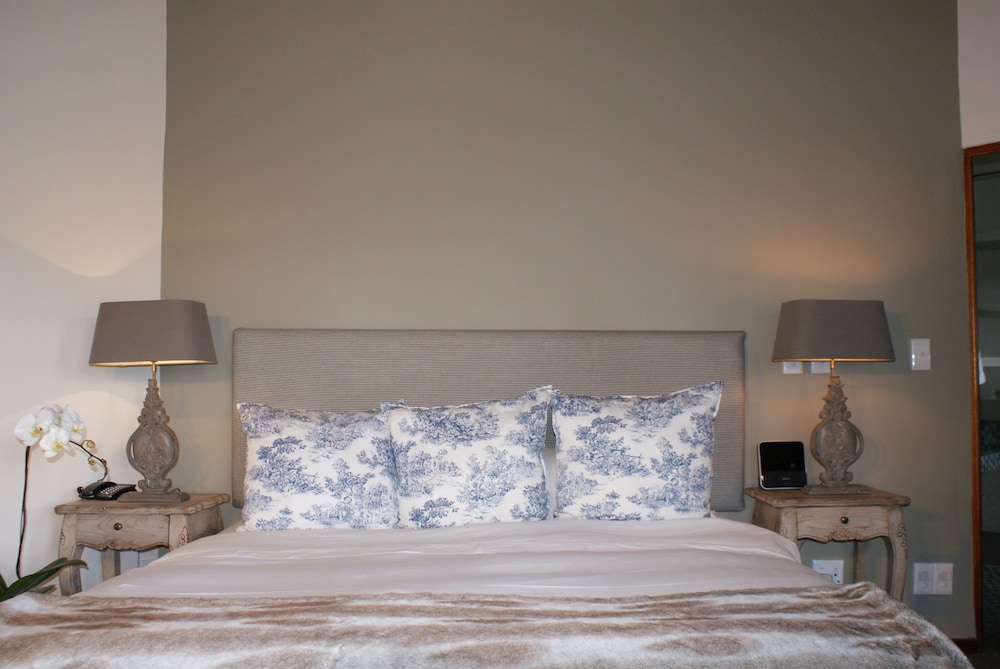 Executive Suite - Photo 5