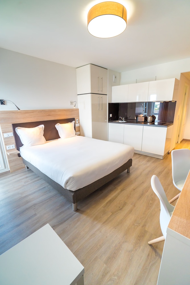 Comfort Studio (Double Bed)