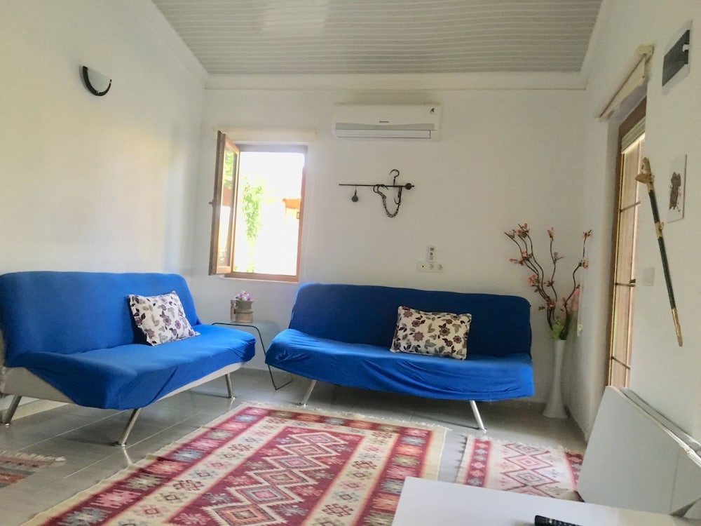 Villa photo 3