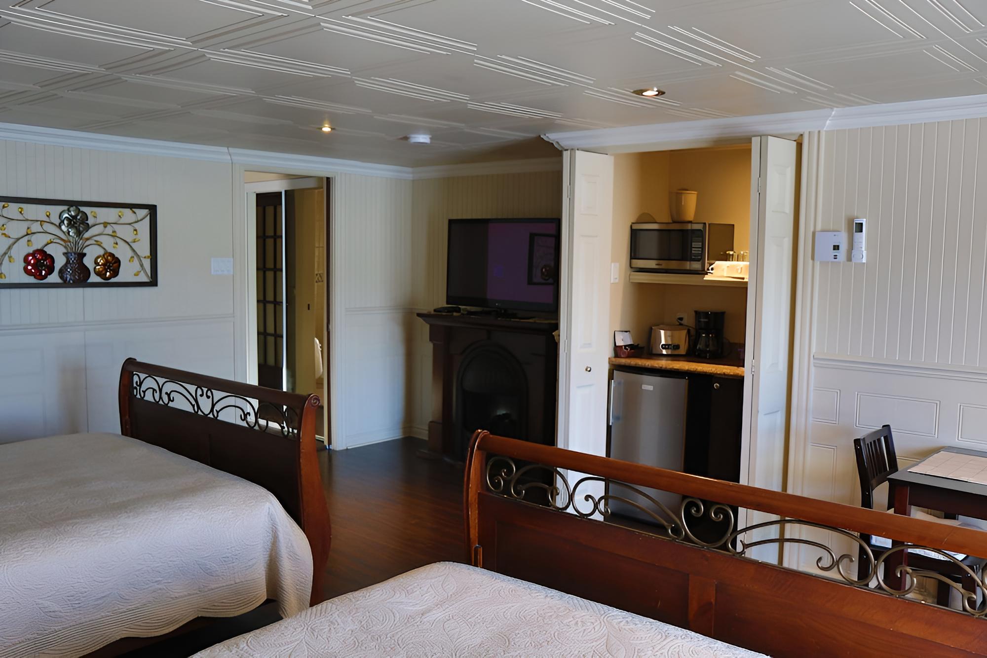Suite, 2 Bedrooms photo 2