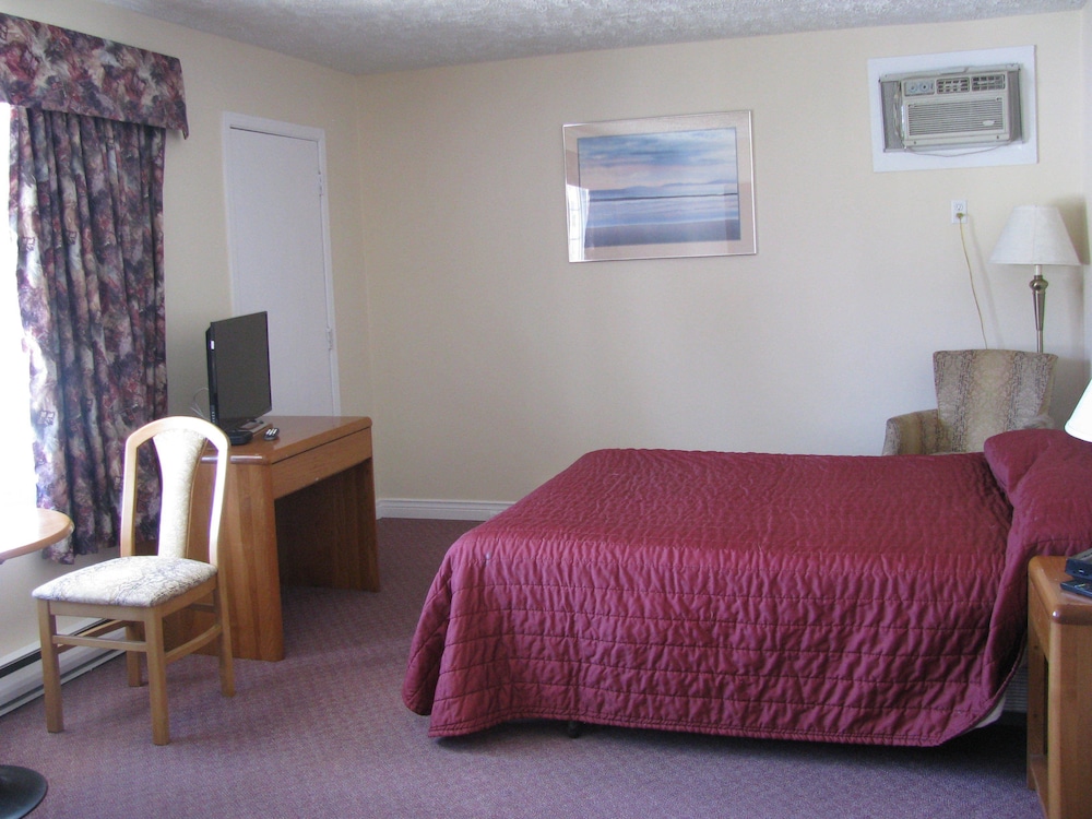 Standard Room, 1 Queen Bed photo 1