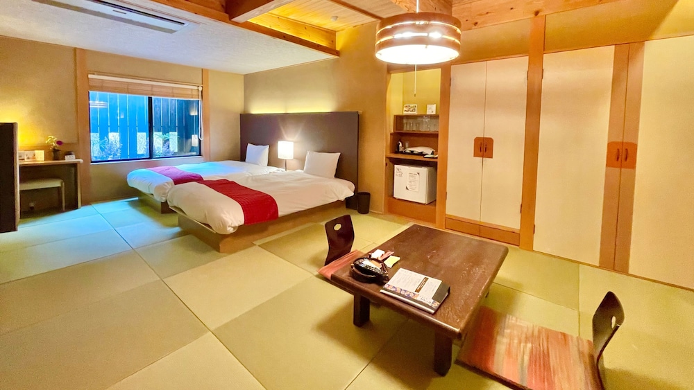 Annex KAWA/YAMA/TSUKI - Triple Room with Partial Open-air Hot Spring Bath photo 3