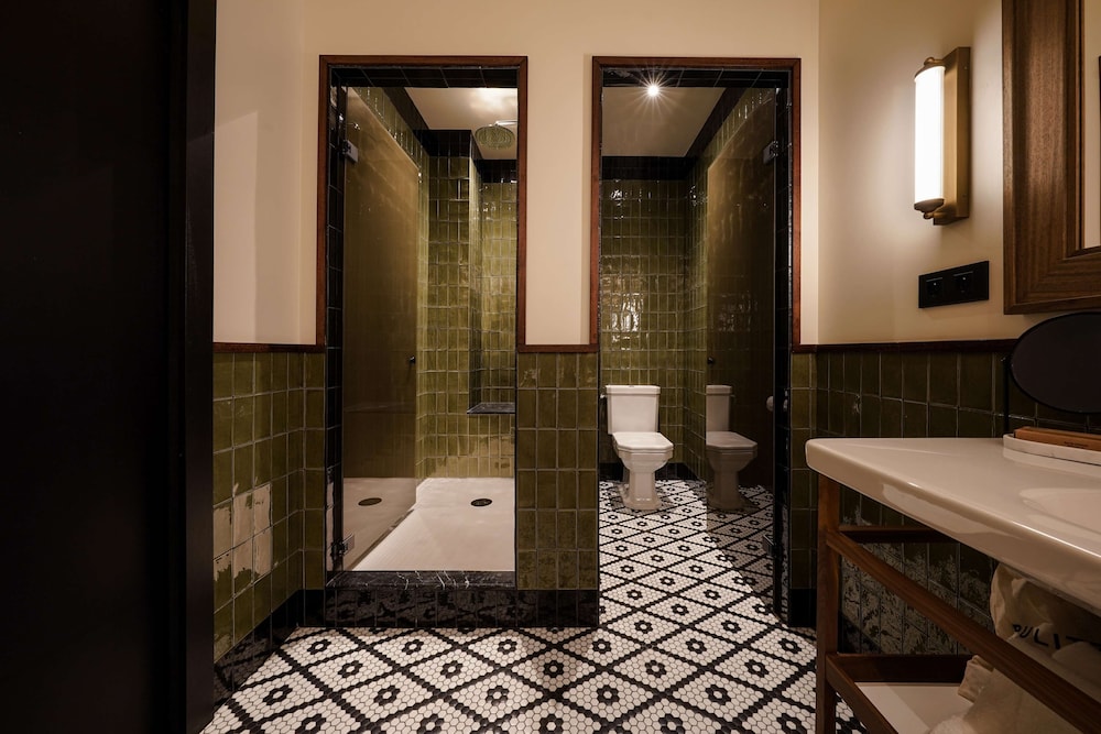 Suite (for 2) thumbnail 6