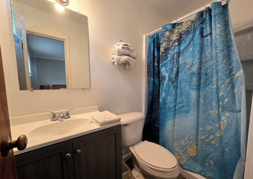 Room, 2 Double Beds, Non Smoking - Photo 8