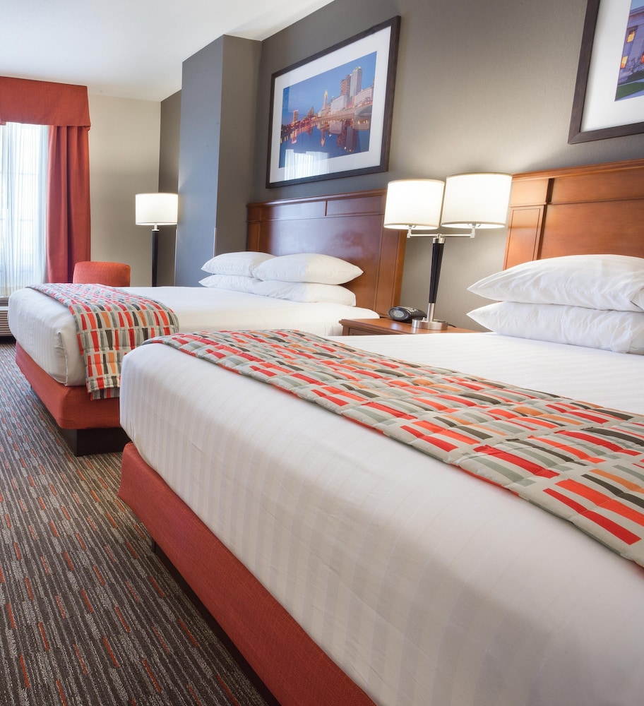 Suite, Multiple Beds, Refrigerator & Microwave (Upper Floor) photo 2