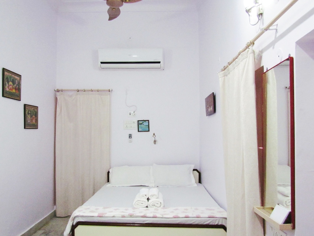 Economy Suite, 1 Double Bed photo 1