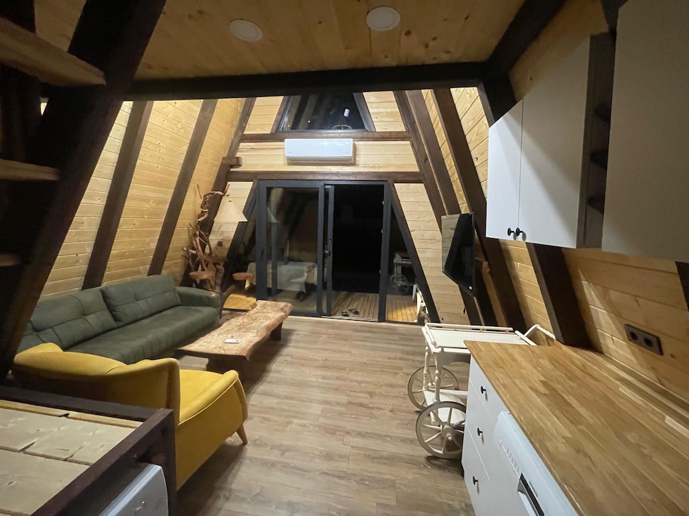 Deluxe Tree House photo 1