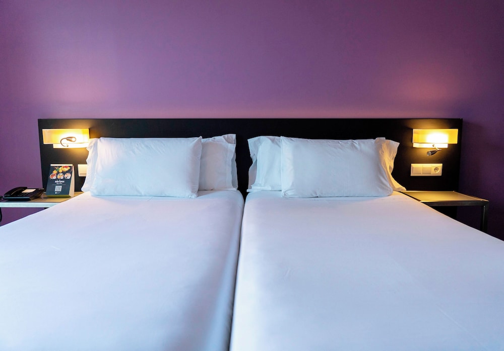 Classic Twin Room - Photo 3