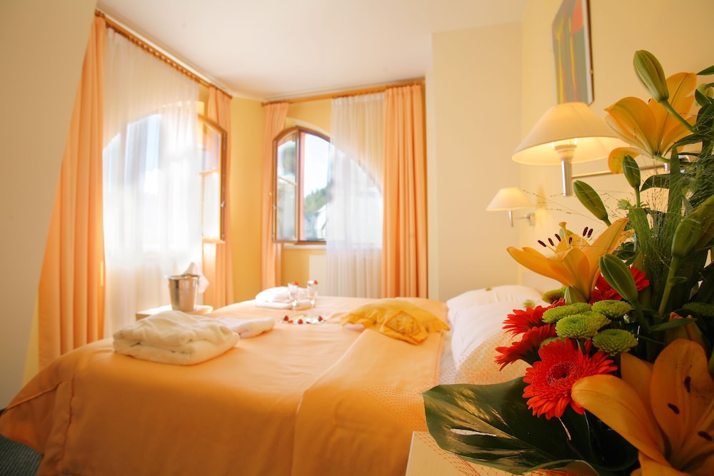 Standard Twin Room, City View photo 2