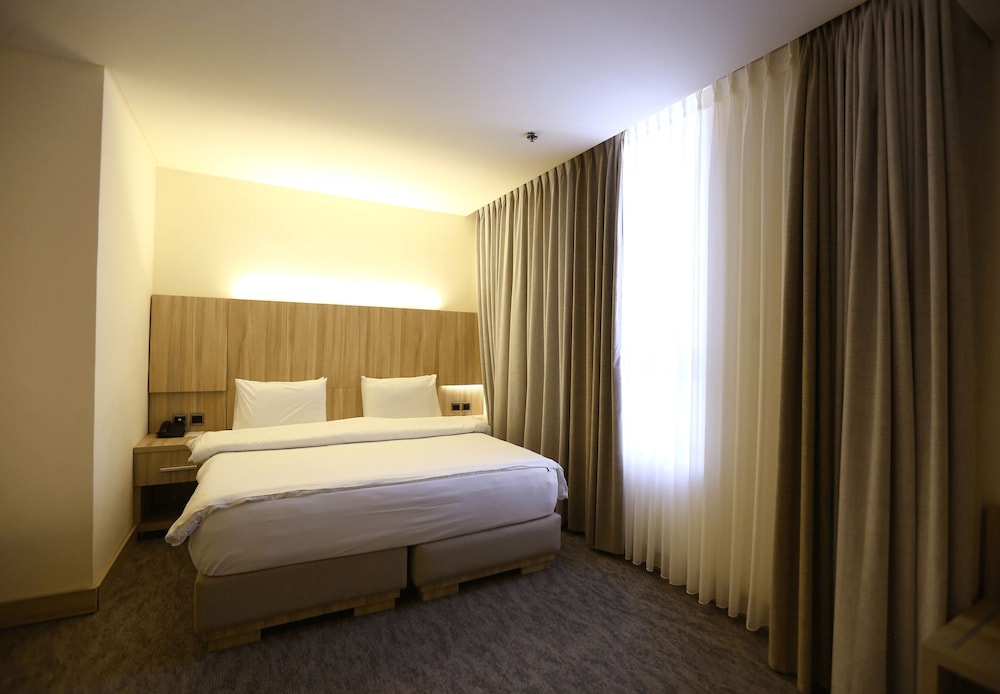 Standard Double Room, 1 King Bed - Photo 3