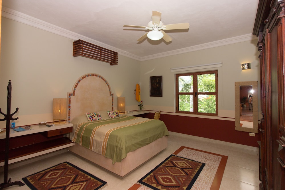 Junior Suite, 1 Queen Bed - Photo 1