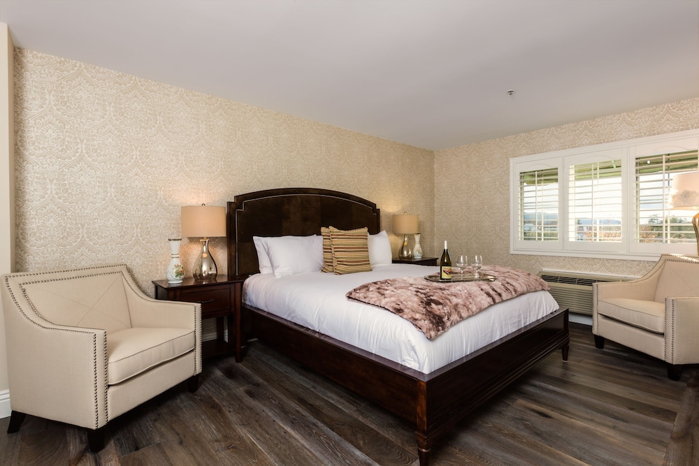Deluxe Double Room (Room 07 - DELUXE KING)