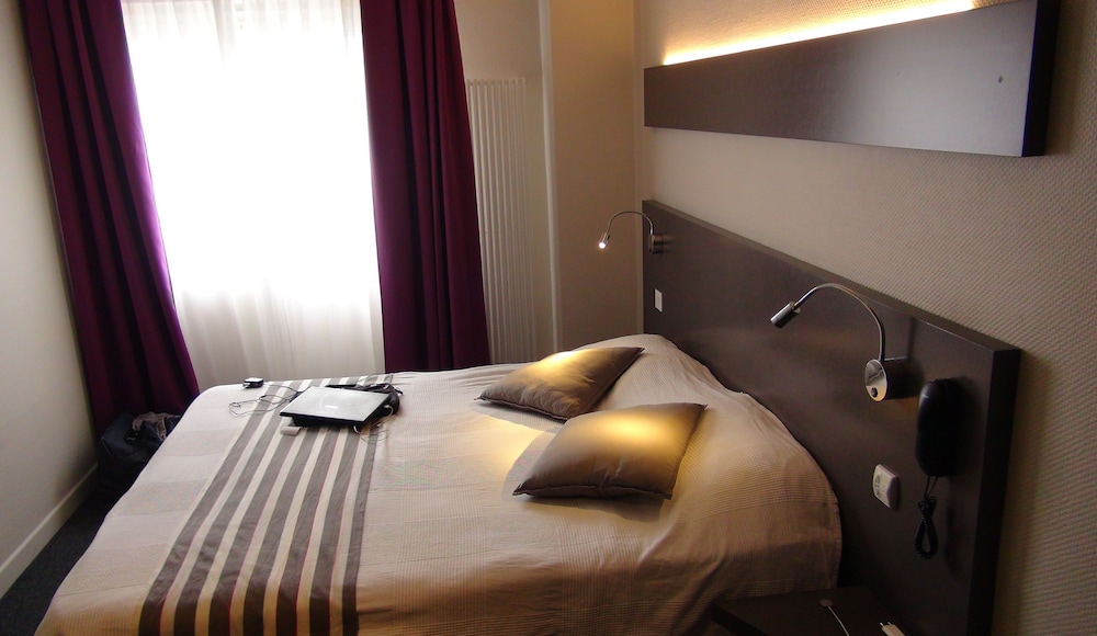 Double Room (Shower)