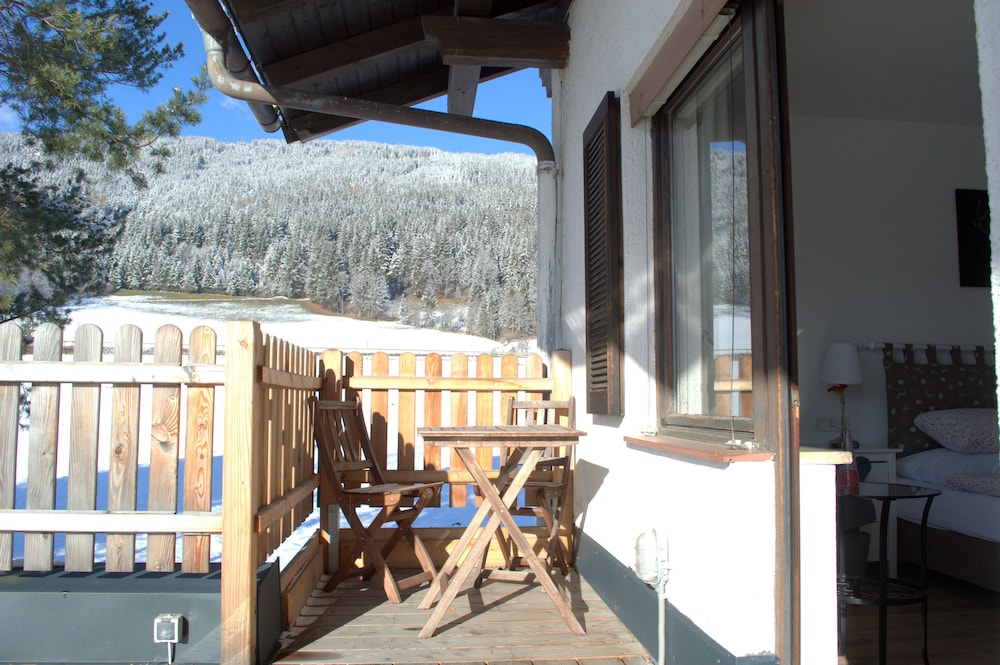 Exclusive Apartment, 6 Bedrooms, Kitchen, Mountain View photo 2
