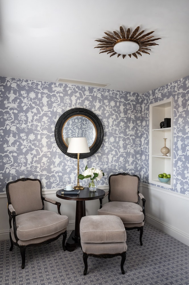 Luxury Studio Suite photo 3