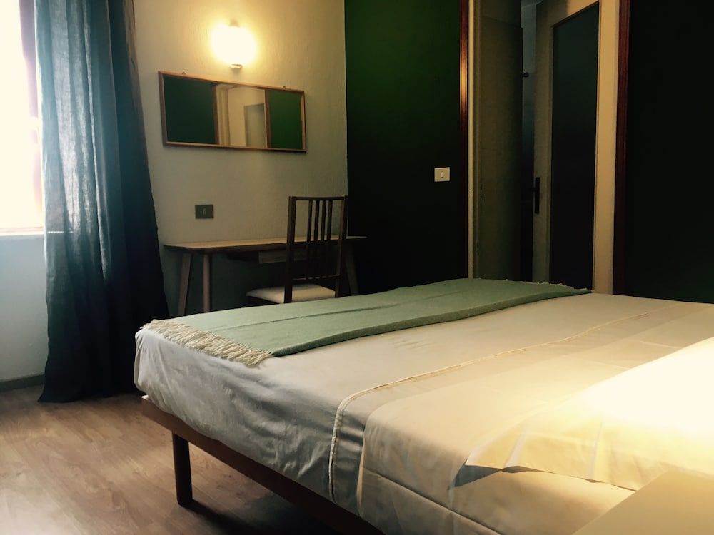 Economy Double or Twin Room photo 2