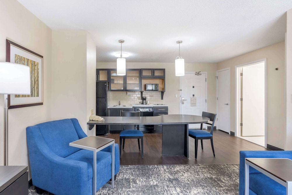 Suite, 1 Queen Bed, Accessible, Kitchen (with Sofabed; Full Kitchen) - Photo 1