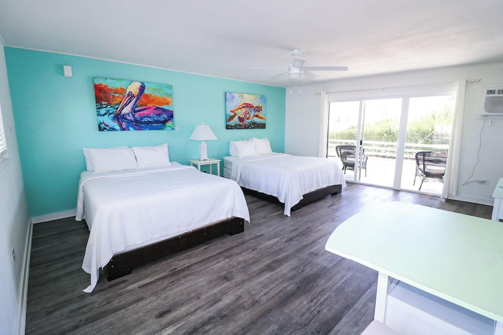 Ocean View Double Queen w/ Kitchen & Private Balcony