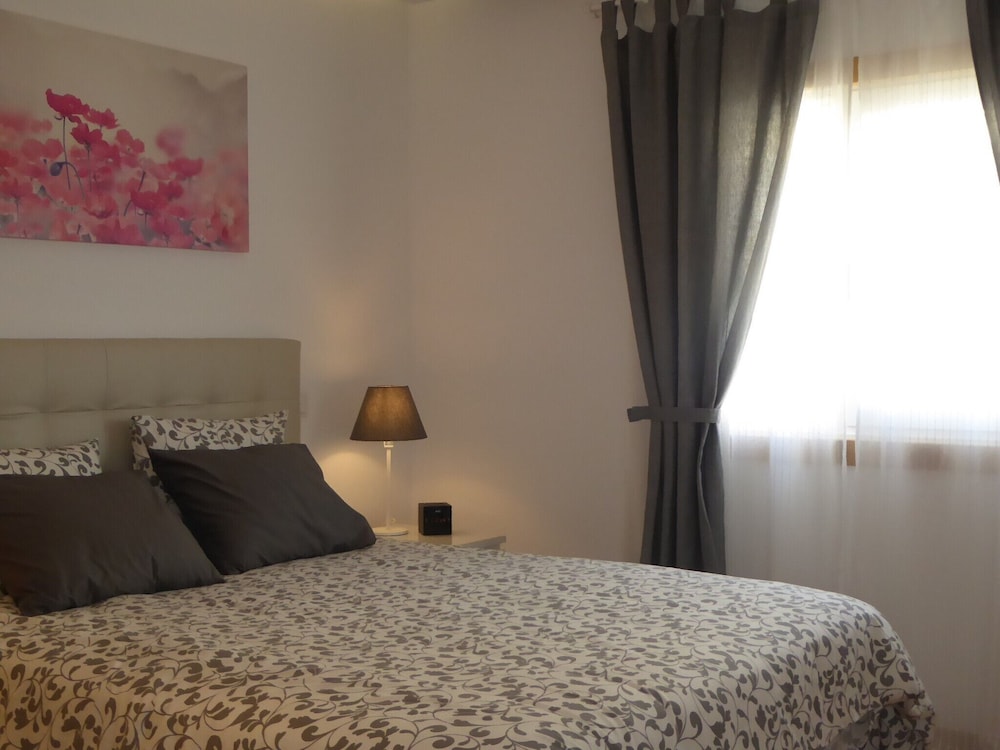 Apartment, 2 Bedrooms, Pool Access, Pool View