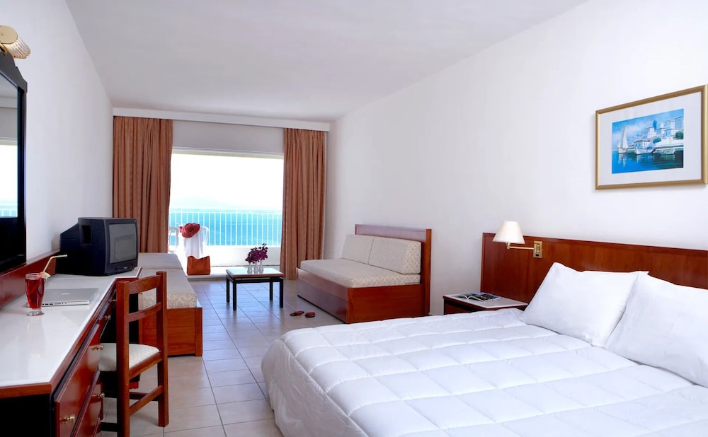 Family Room, Sea View (Large)