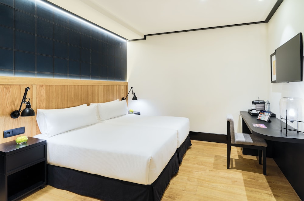 City Room, City View