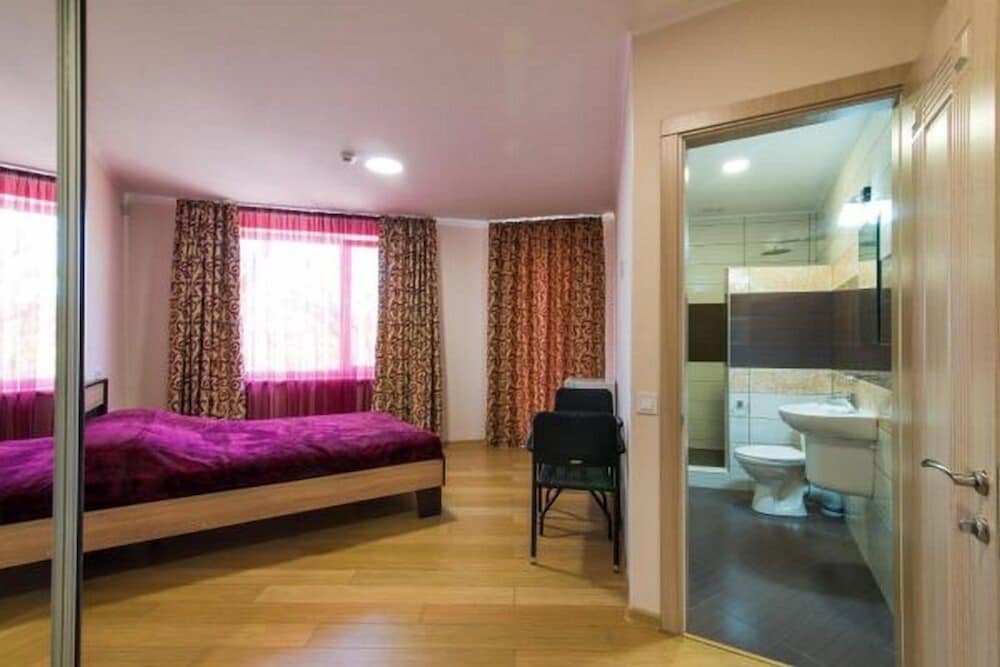 Standard Double Room (№4)