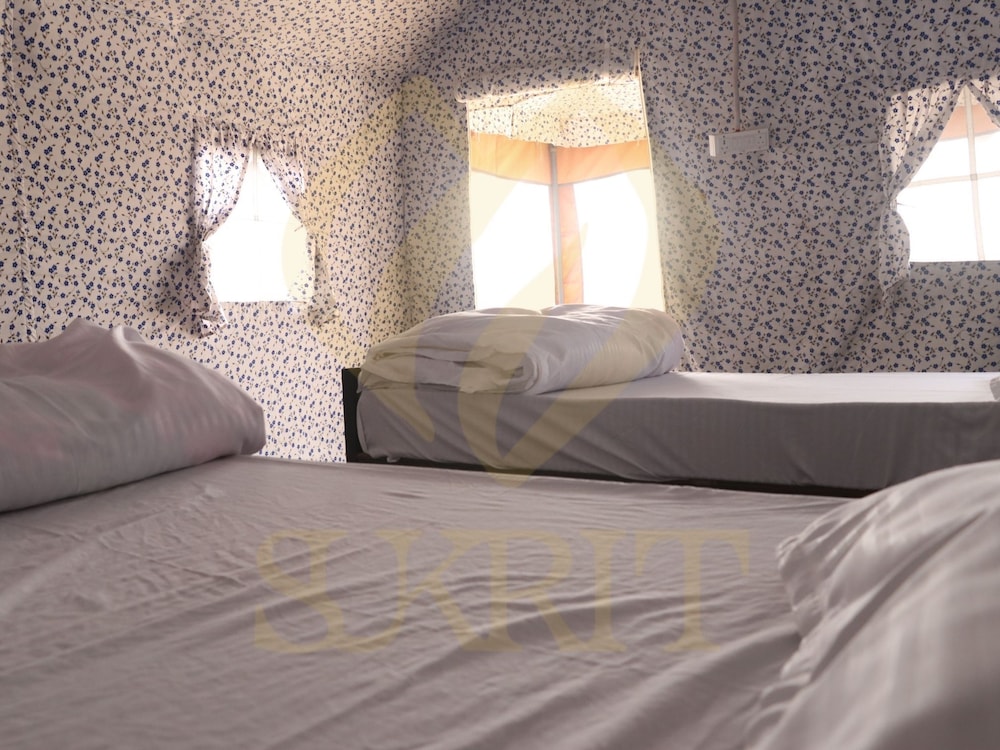 Premium Tent photo 1