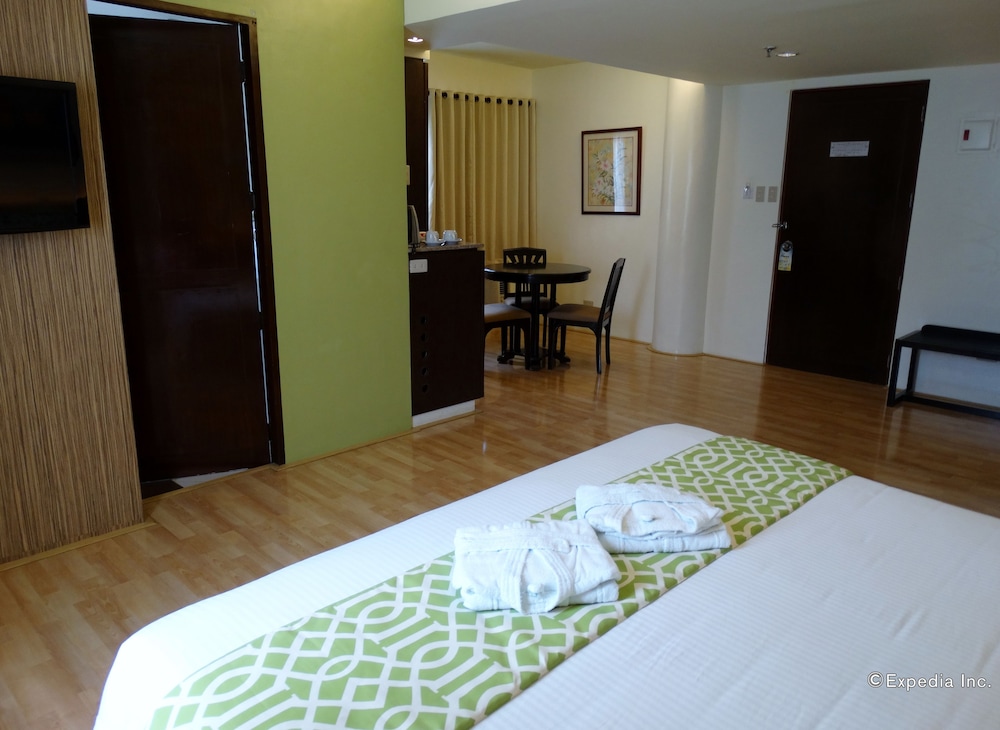 Suite - Photo 6