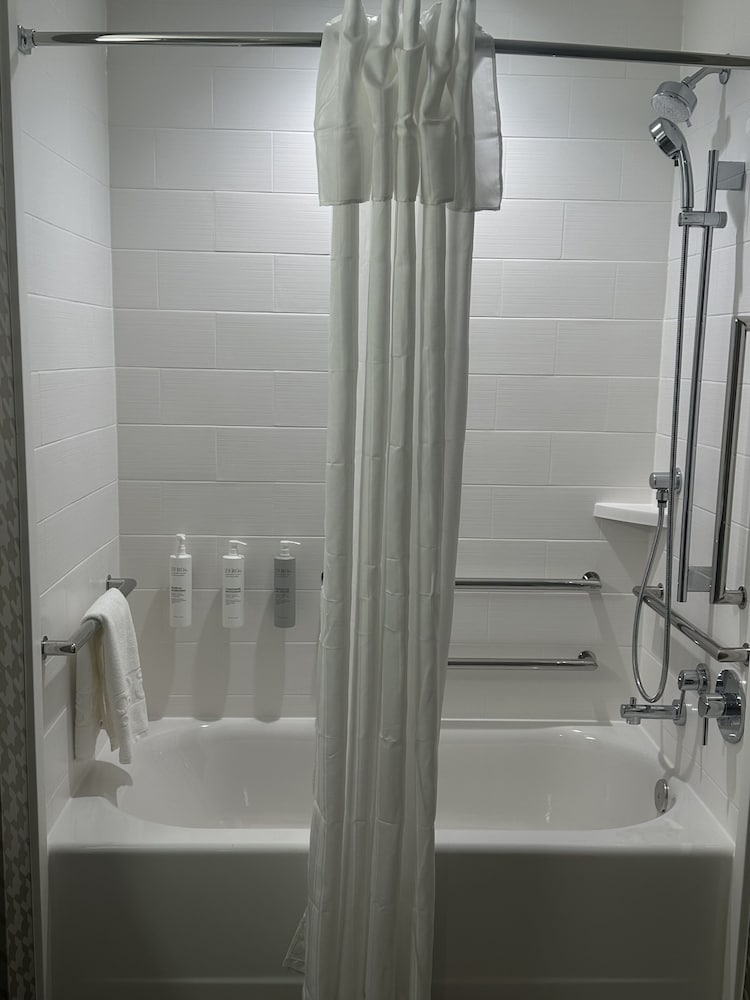 Studio Suite, 2 Queen Beds, Accessible, Bathtub - Photo 3