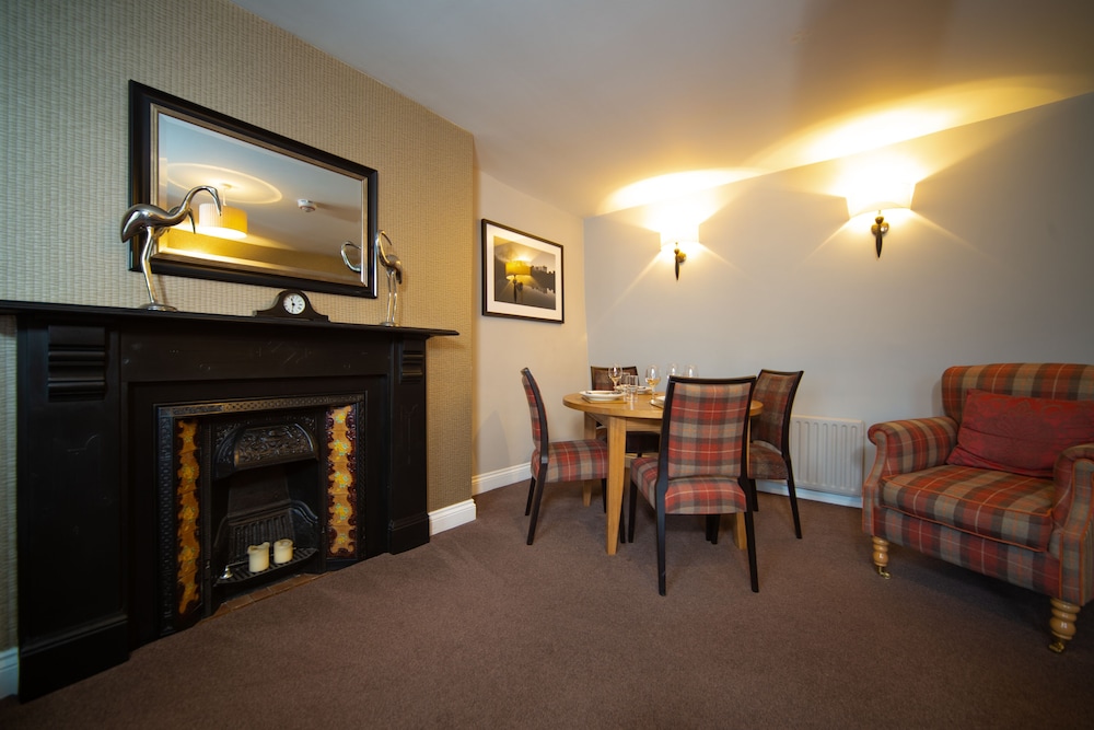 Suite, Ensuite photo 2