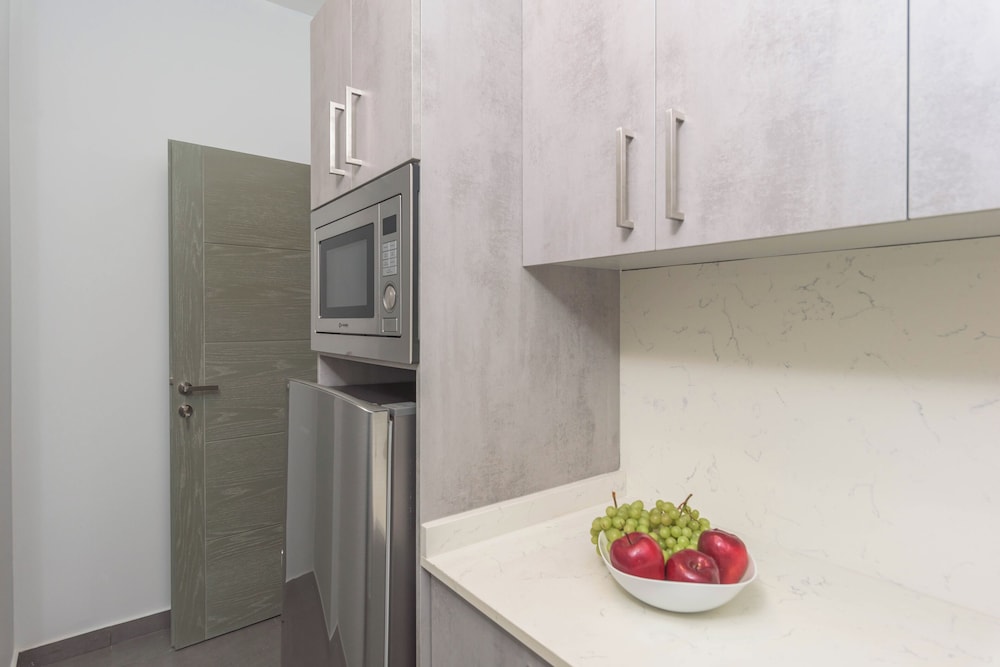 Grey 205 photo 3