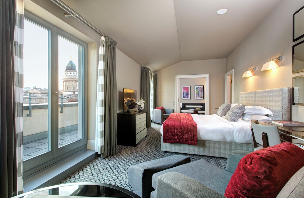 Premier Suite, 1 Bedroom - Photo 1