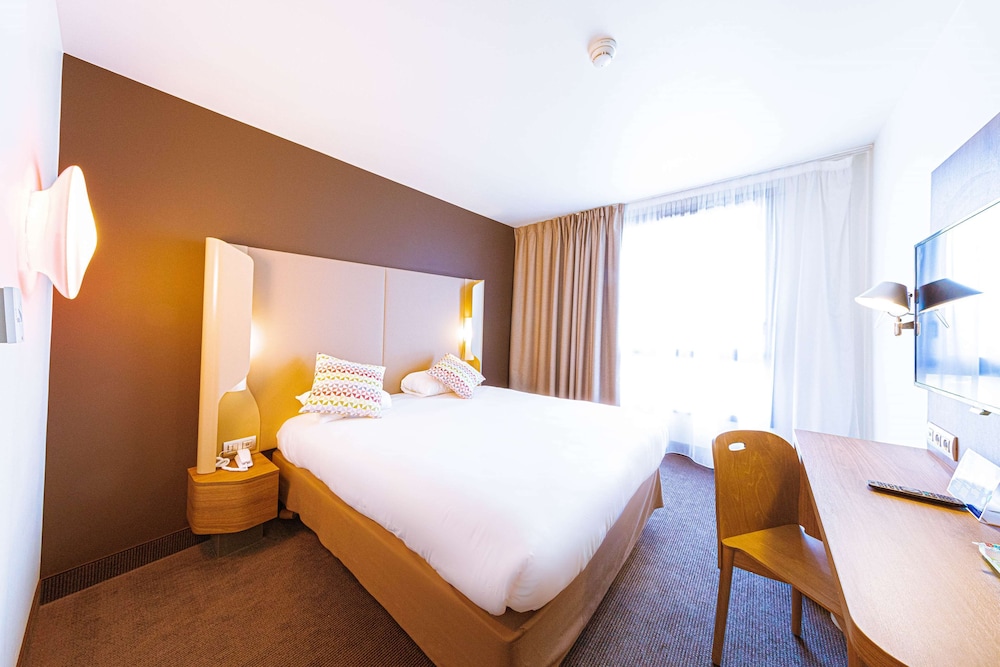 Basic Room, 1 Double Bed - Photo 1