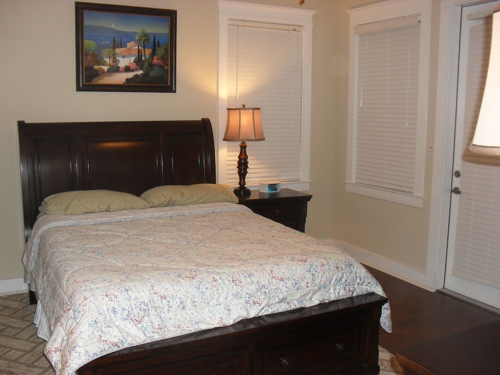 Deluxe Condo, 3 Bedrooms, Balcony, Sea View