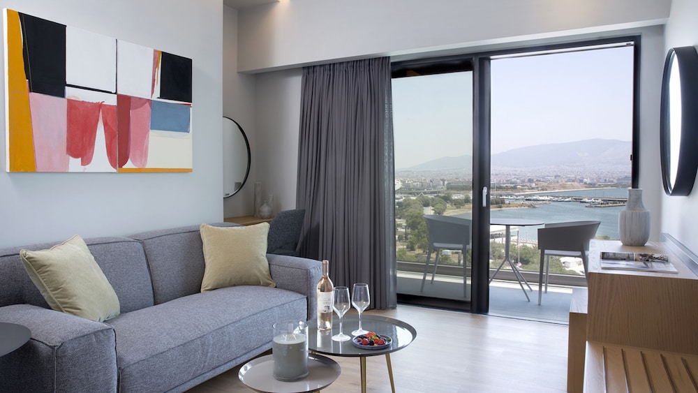 Suite, Sea View